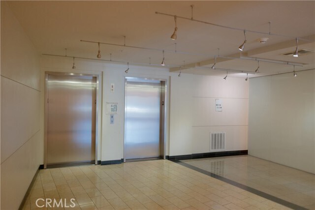 Building Photo - 160 S Hudson Ave