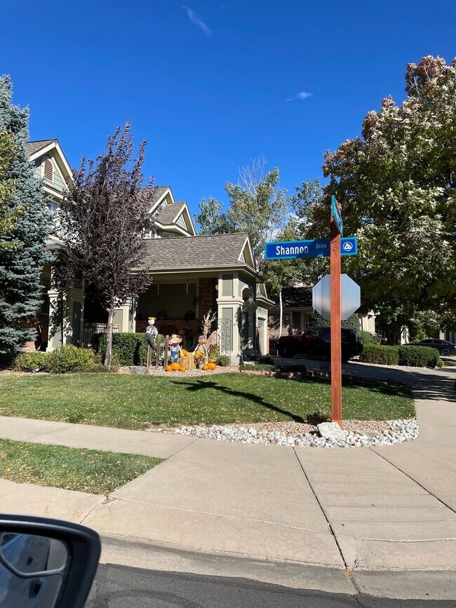 Building Photo - Charming 2BR Townhome in Broomfield