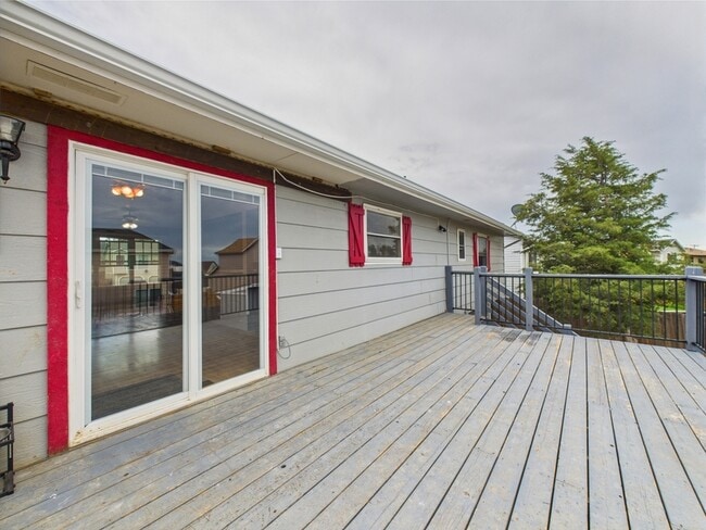 Building Photo - 1018 Rancher Dr