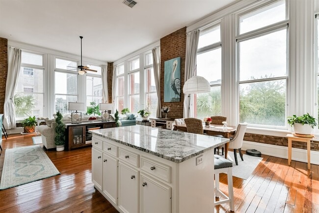 Building Photo - 525 22nd St