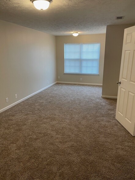 Building Photo - 4844 Laura Jeanne Blvd