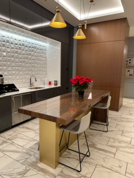 Building Photo - 1211 Van St SE