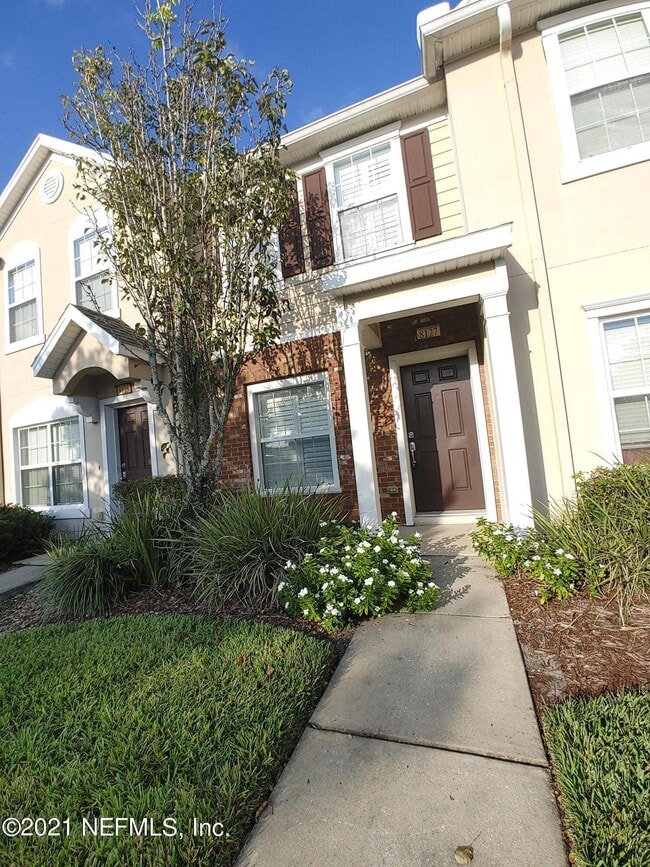 Building Photo - 8127 Summer Point Ct