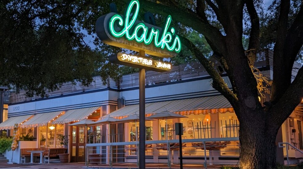 Clark's - 1106 W 6th St
