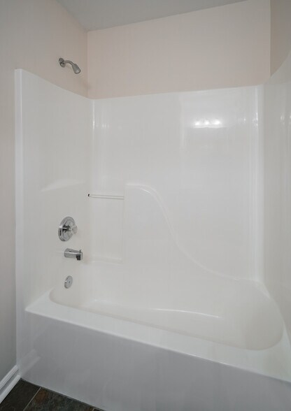 Building Photo - 420 Canewood Pl