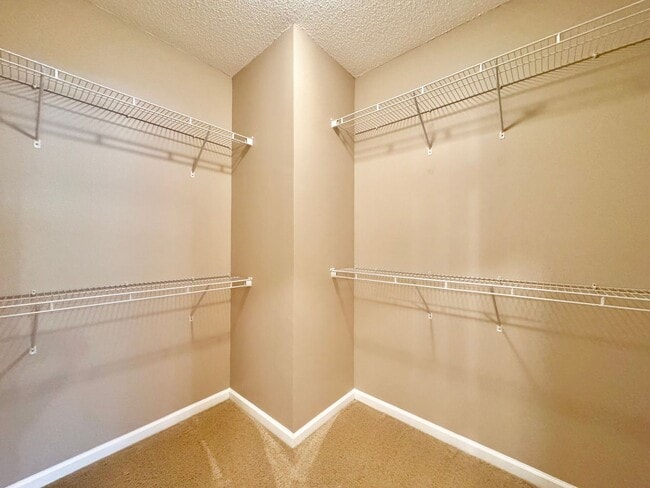 Building Photo - Beaver Creek 3 Bedroom/2 Bathroom Condo