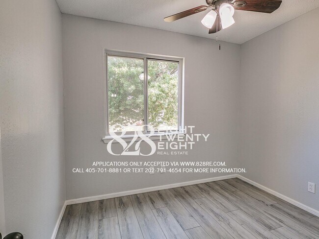 Building Photo - *AVAILABLE NOW!* Spacious 3 Bed/2.5 Bath Condo in East Norman!