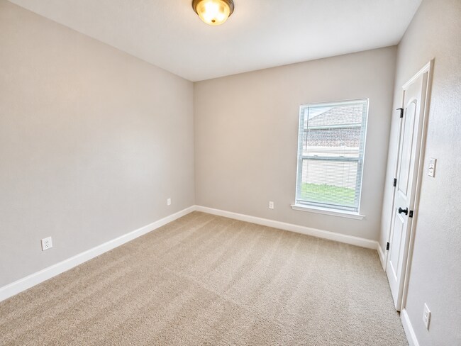 Building Photo - 13870 Maddie Cir