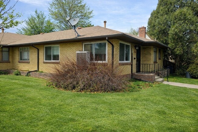 Building Photo - Charming 2-Bedroom Home in Prime Denver Location