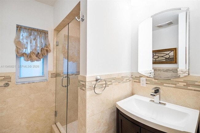 Building Photo - 648 Sevilla Ave