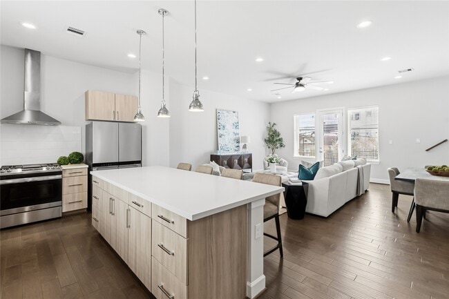 Building Photo - 1509 Elgin St