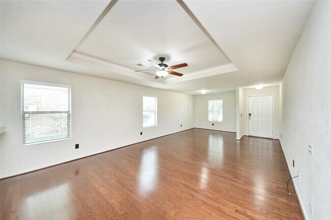 Building Photo - 5710 Camelia Evergreen Ln