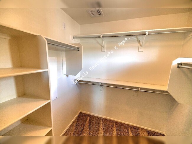 Building Photo - Three Bedroom in Southeast Tucson