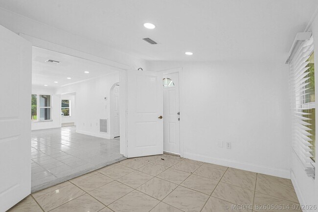 Building Photo - 6621 Perry St
