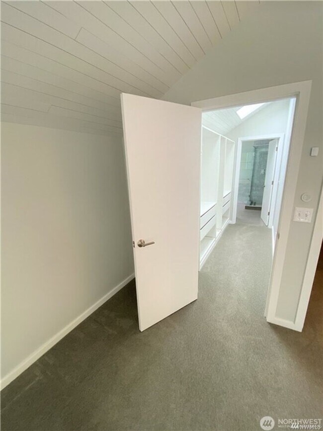 Building Photo - 4bd/2ba Seattle House