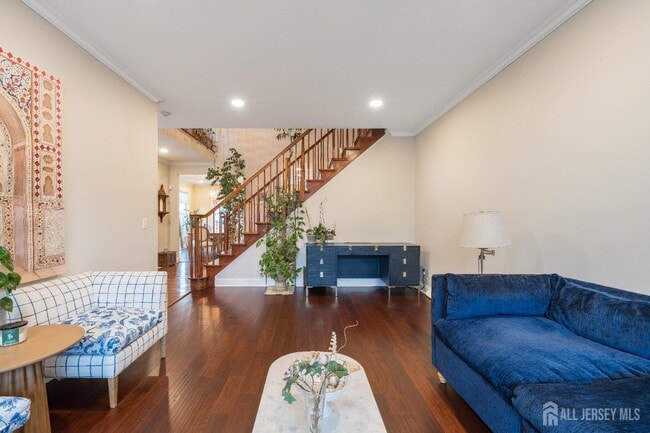 Building Photo - 2 Spinnaker Dr