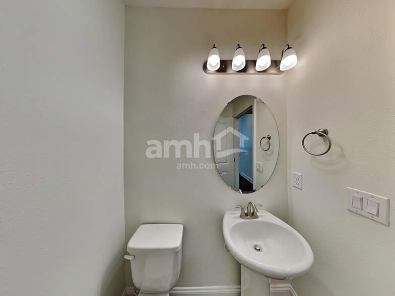 Building Photo - 95 Banyan Frst Dr