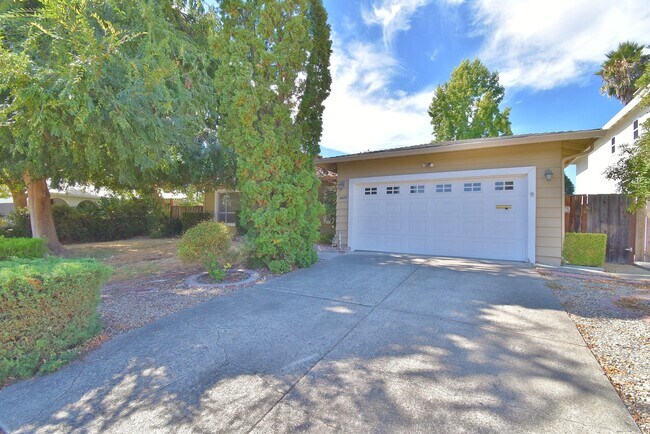 Building Photo - $4,390 4 BEDROOM GORGEOUS REMODELED SAN RA...