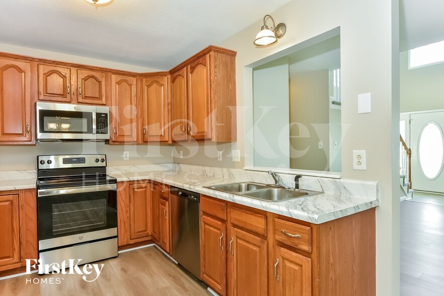 Building Photo - 3668 Aurora Dr