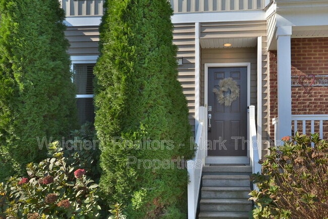 Building Photo - 100 Stratford Lakes Dr