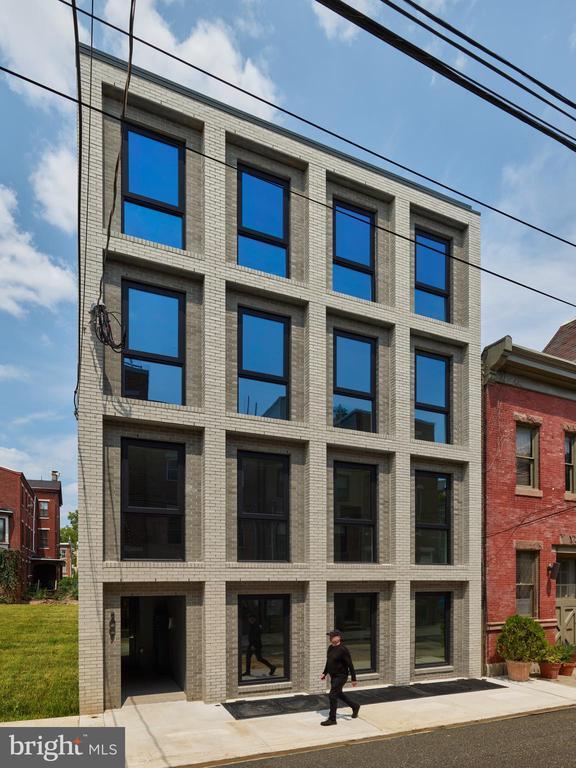 Building Photo - 2007 Cambridge St