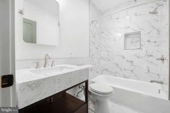 Building Photo - 837 Decatur St NW