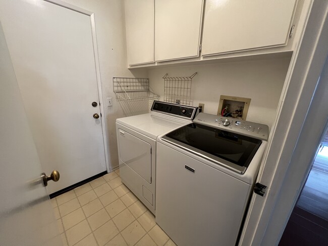 Laundry room - 3345 Gingerwood Rd