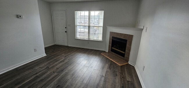 Building Photo - 204 Fairwood Ct