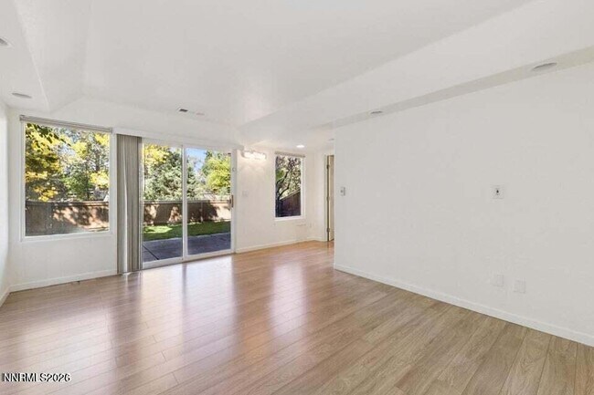 Building Photo - 709 Caughlin Glen