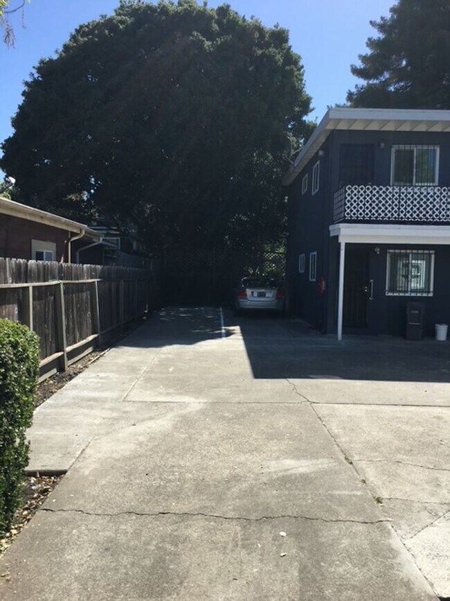 Building Photo - Welcome To Your New Home In The Heart Of Berkeley