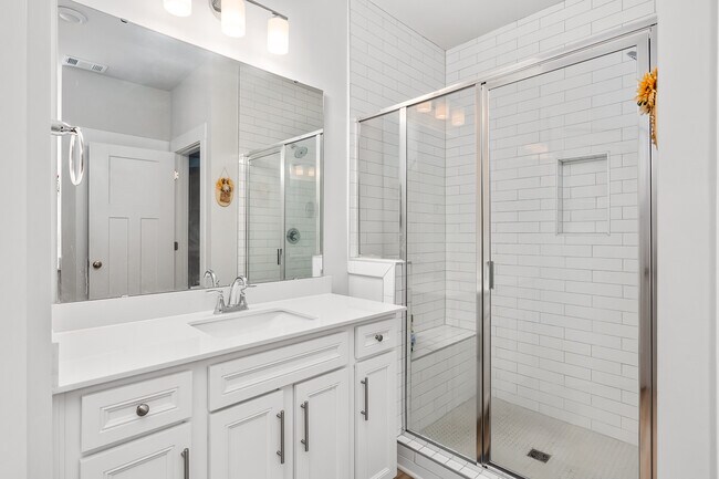 Building Photo - 218 Grange Vly Ln