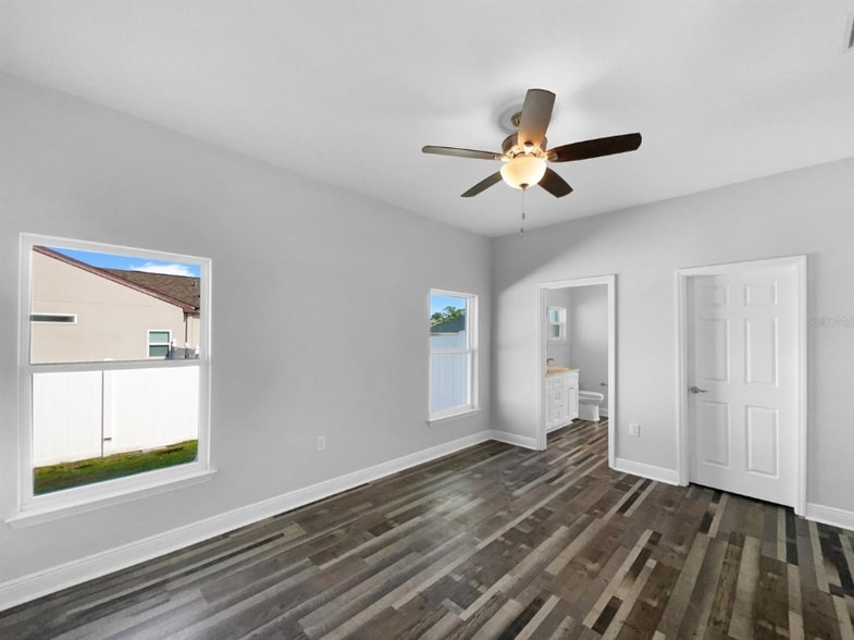 Building Photo - 1045 James Dr