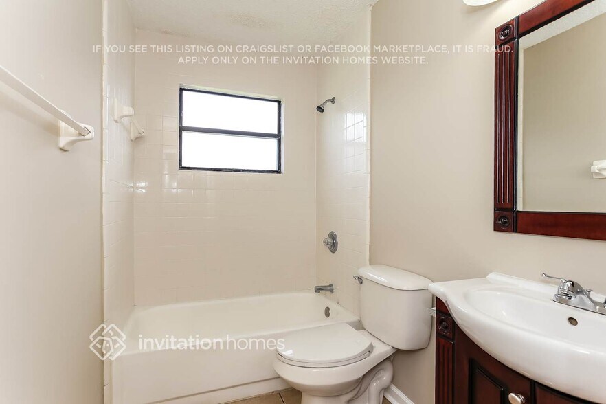 Building Photo - 361 Hickory Hollow Dr N