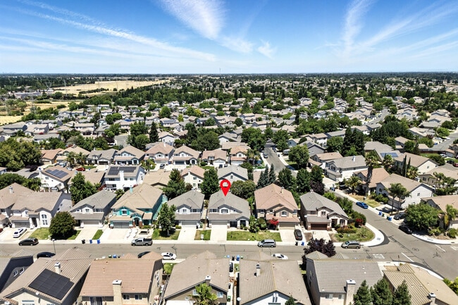 Building Photo - 9437 Red Spruce Way