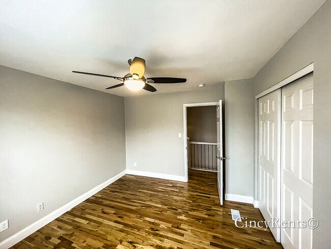 Building Photo - 2346 Kenton St