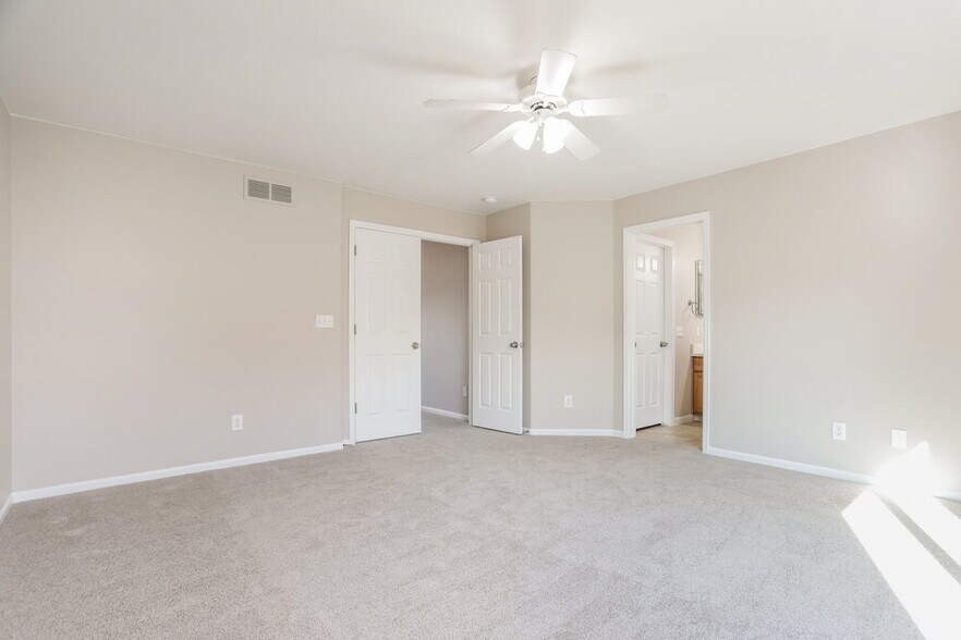 Building Photo - 4072 N Ensenada St