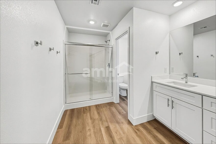 Building Photo - 9498 Aldersyde Dr