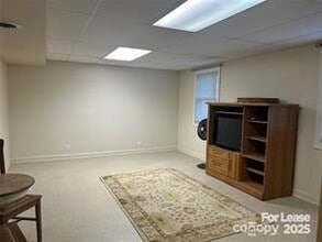 Building Photo - 8001 Buckingham Ln