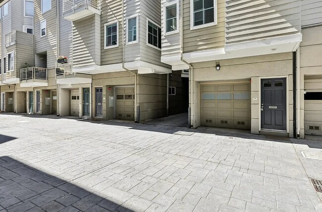 Building Photo - 28 Jennifer Pl