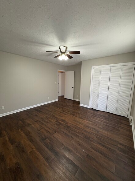 Building Photo - 5030 Benton Rd