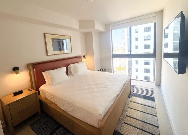 Building Photo - 11 NE 6th St