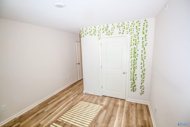 Building Photo - 167 Maple Spg Trl