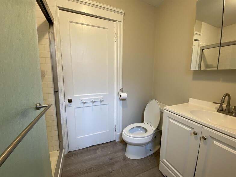 Building Photo - 4 Craigie Cir