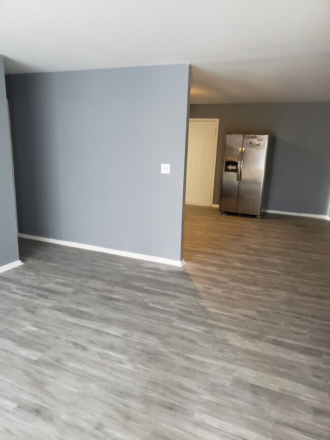 Building Photo - 8109 Penway St