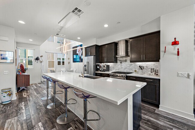 Kitchen center island - 1651 Topanga