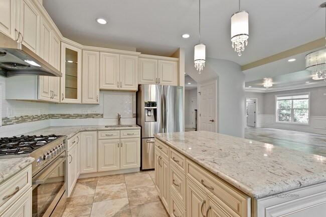 Building Photo - 24 Plymouth Ct