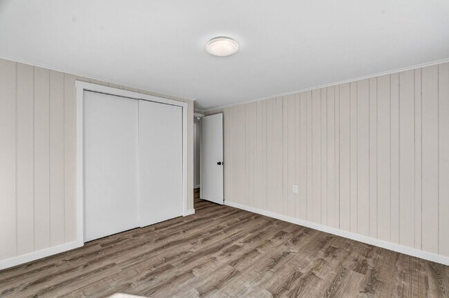Building Photo - Mid-Century Cool Meets Maine Serenity Design. Privacy. Location. This one has it all.