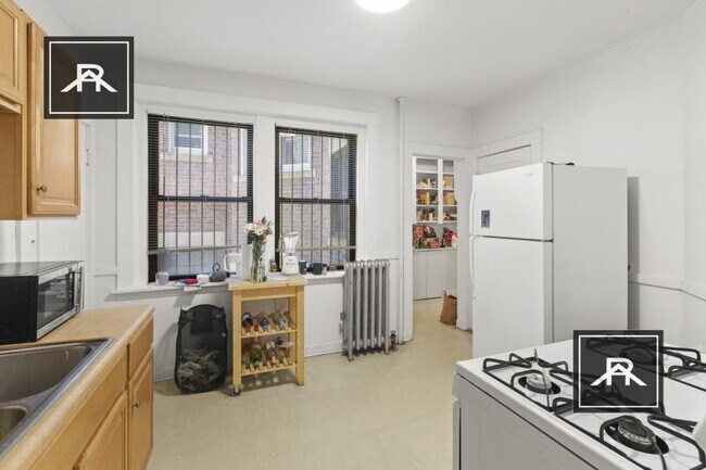 Building Photo - 3 bedroom in Brighton MA 02135