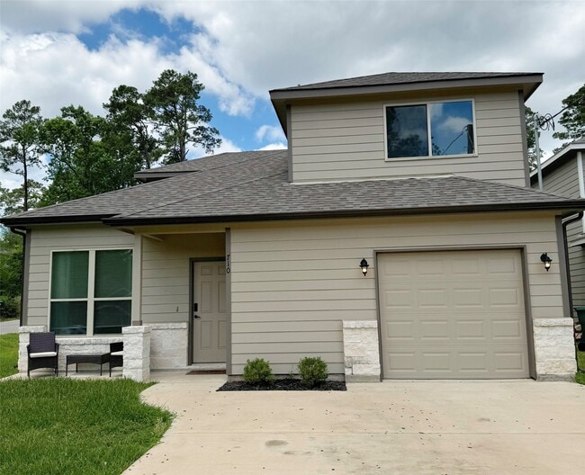 Building Photo - 710 Crystal River