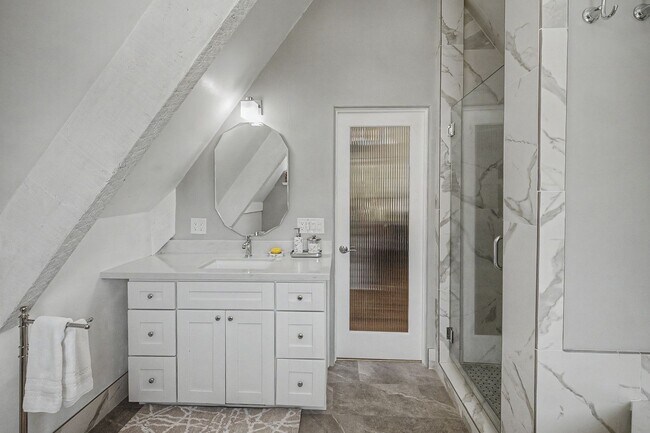 Building Photo - Luxury furnished retreat in Carmel Valley